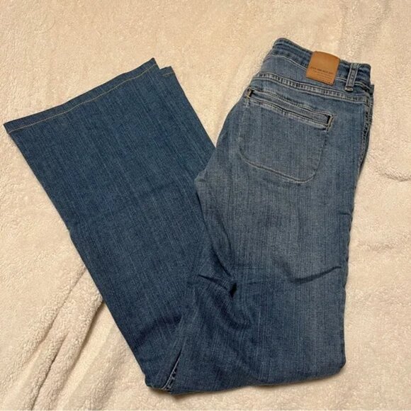 NEW Zara Low Rise Flare Jeans Light Wash Bootcut Zip Fly Denim Pockets Size 4 - Picture 6 of 6